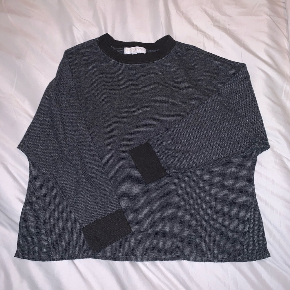 Quarter length flowy crop should shirt!